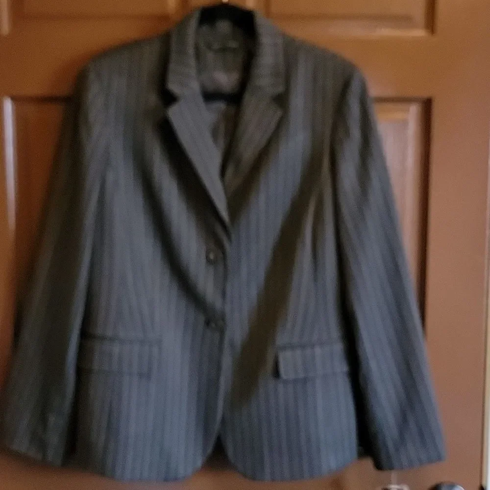 Valerie Stevens-Brown/tiffany striped blazer Size 16. NWT.